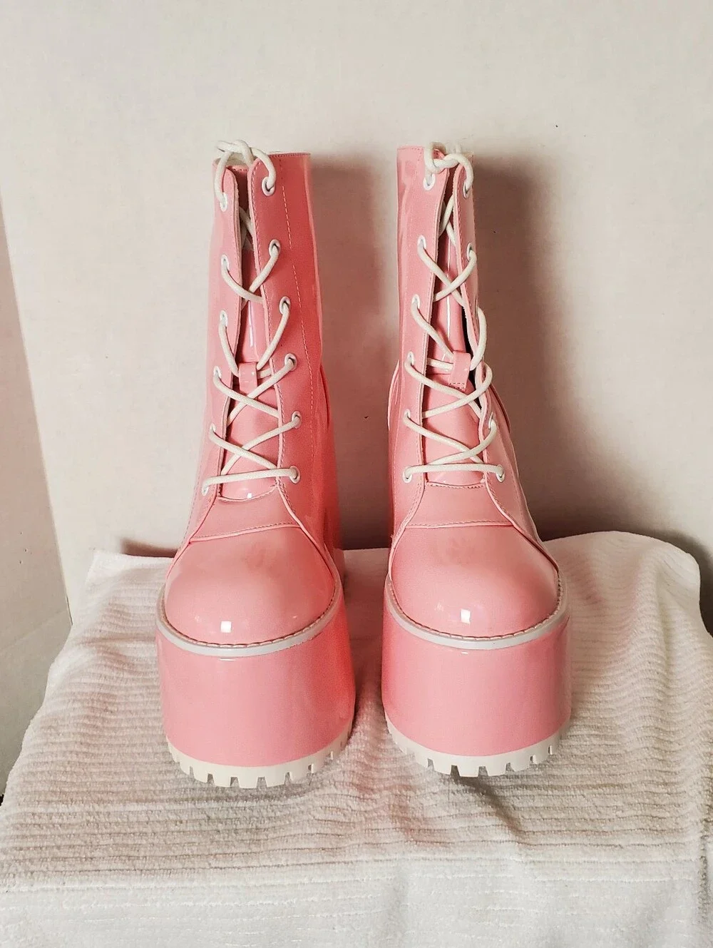 NEW IN BOX Y.R.U Smash - Pink Hologram Platform Boots SIZE: 8